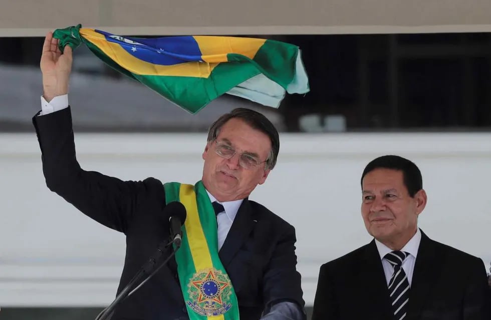 Jair Bolsonaro autorizó las sociedades anónimas en el fútbol a través de una ley (Archivo/AP).