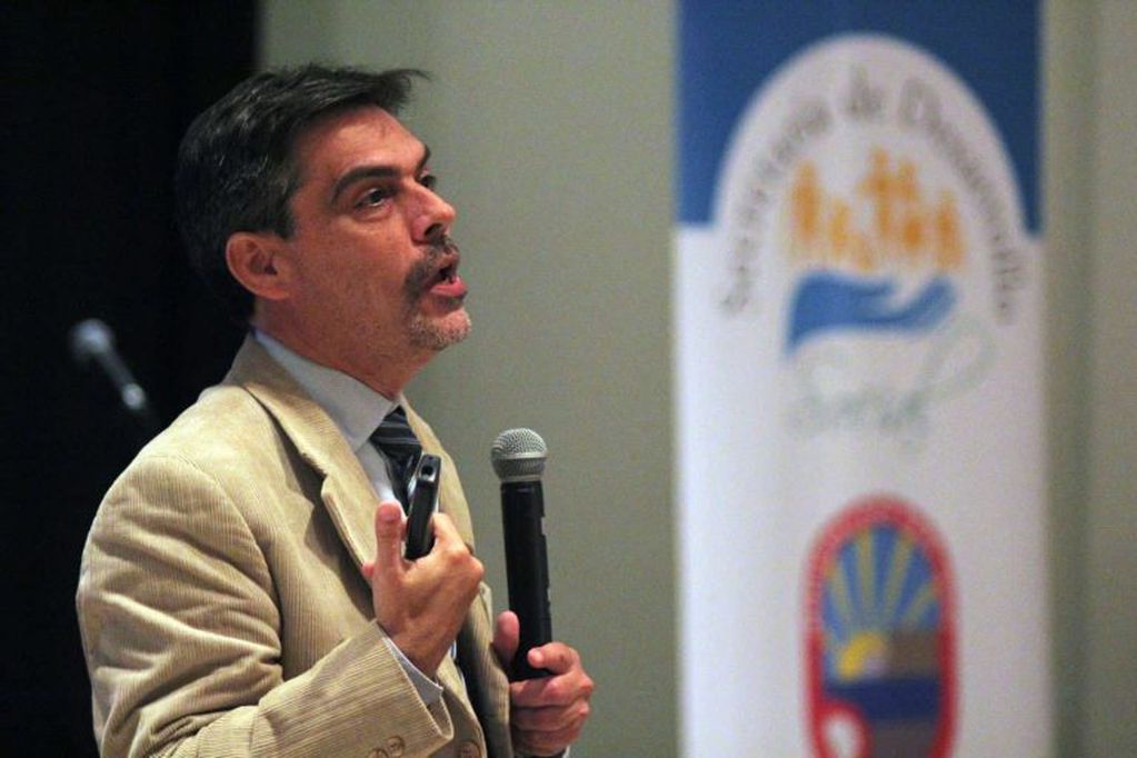Dr. Carlos Damin, Doctor en Medicina, especialista en Toxicología