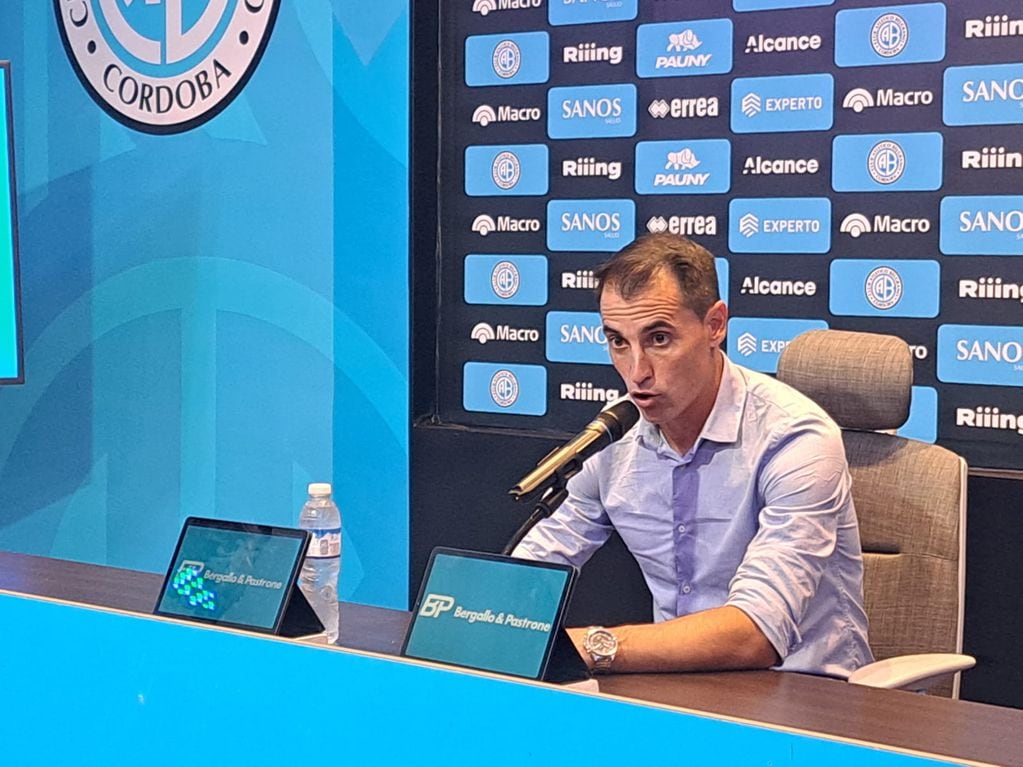 Guillermo Farré, DT de Belgrano, en la conferencia de prensa después del clásico con Talleres. (La Voz)