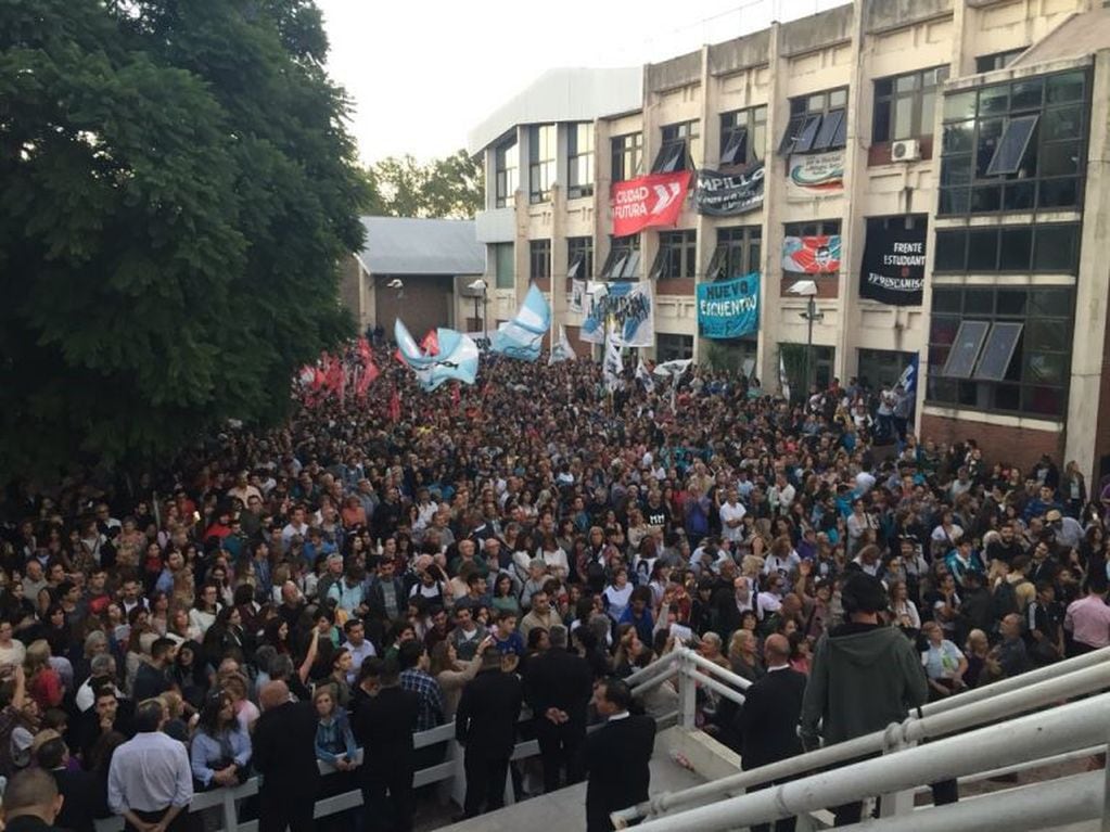 Rafael Correa disertó ante una multitud en la sIBERIA.