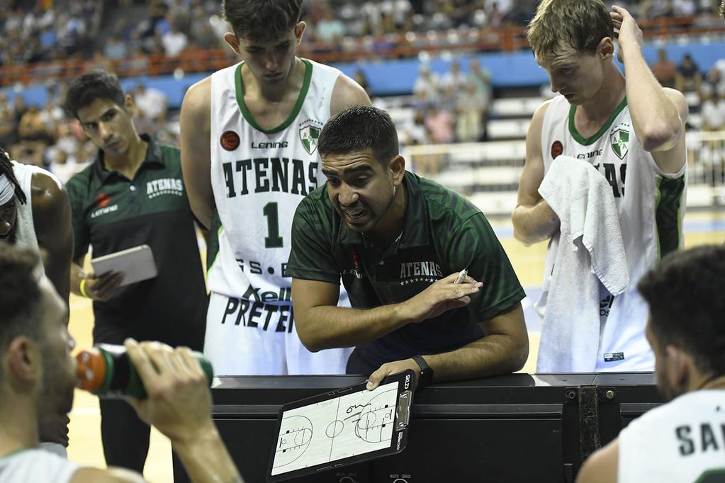 El entrenador Villafañe intentará terminar con el mal pasar del Griego. (Prensa Atenas)