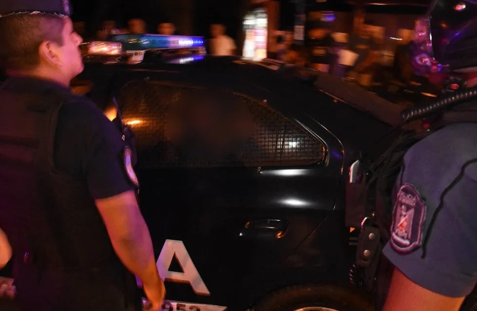 Policía de Mendoza de noche. Imagen ilustrativa