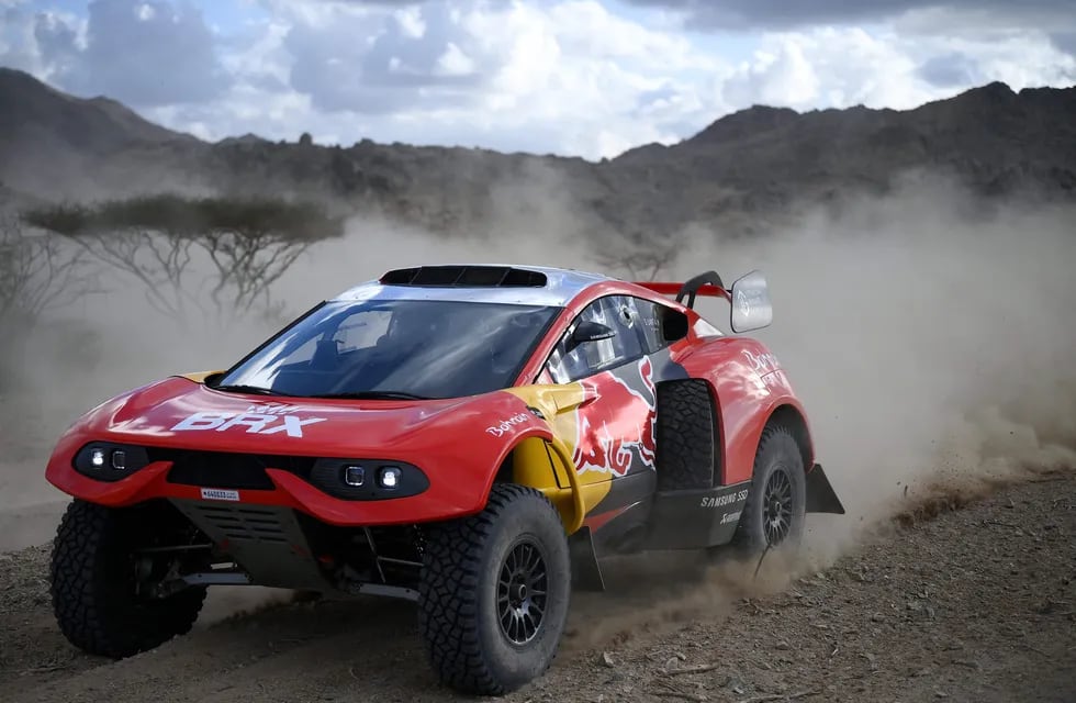 Loeb se quedó con la etapa 2 del Dakar 2022.