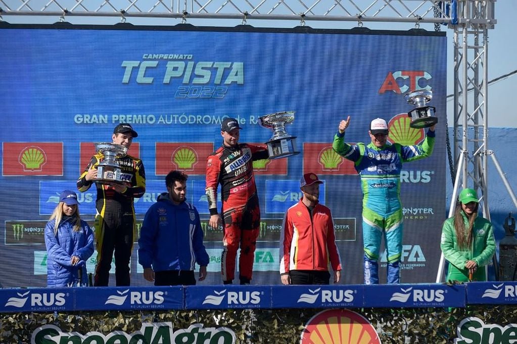 Santiago Álvarez (Dodge) ganó la final del TC Pista en el Autódromo Ciudad de Rafaela. Agustín Martínez (Ford) y Humberto Krujoski (Dodge) completaron el podio, respectivamente.