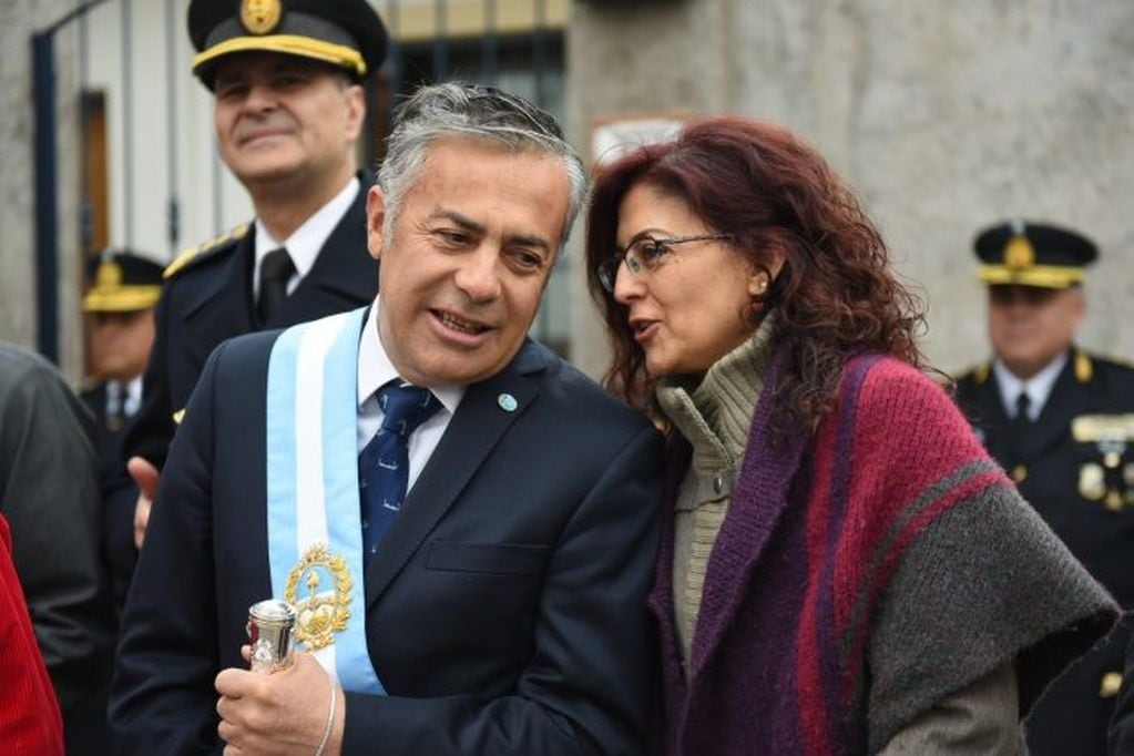 Cornejo y su esposa, Lucía Pannocchia. (Prensa de Gobierno)