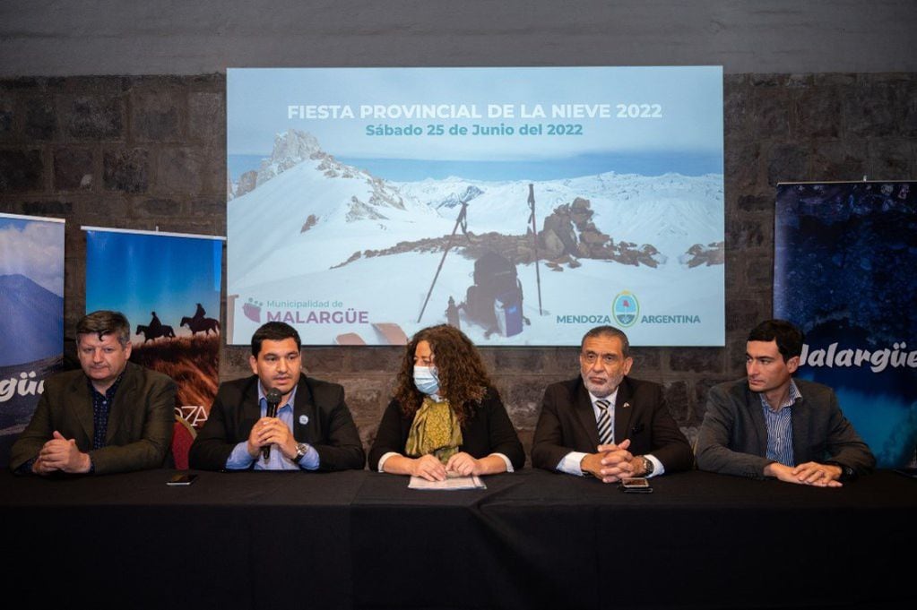 Presentaron la Fiesta de la Nieve 2022.