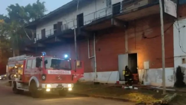 Susto en Puerto Iguazú: se produjo un incendio en un supermercado