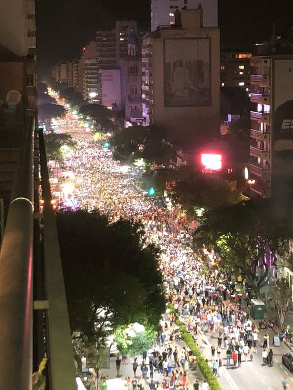 Fiesta de la Cerveza en la ciudad de Rosario. (@CRecanatesi)