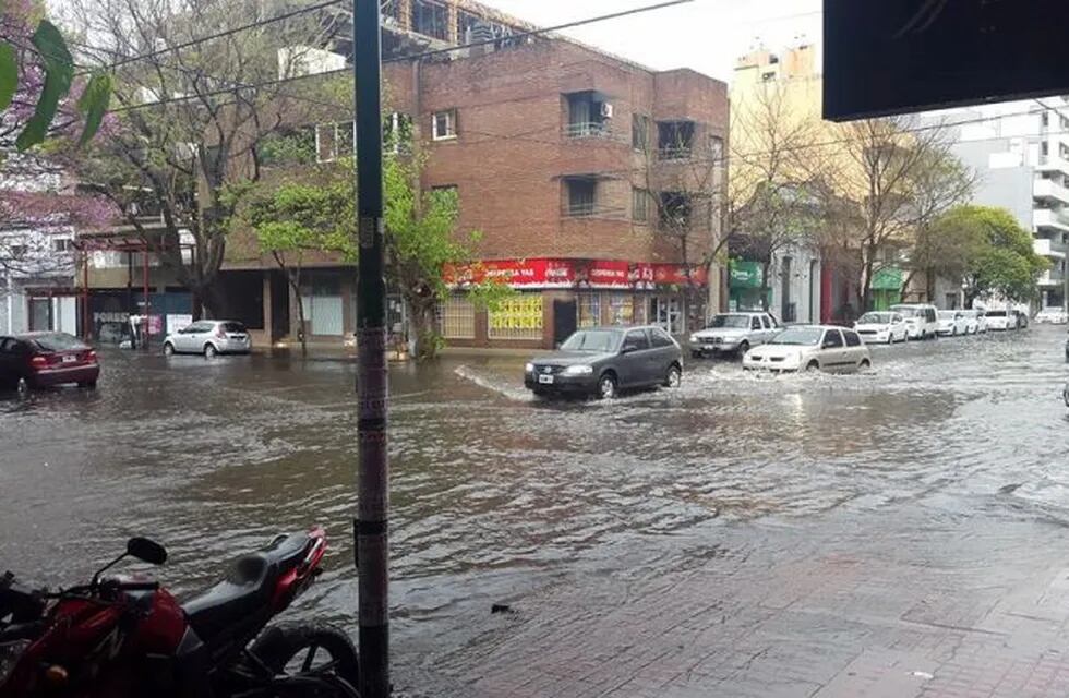 La lluvia en barrio General Paz.