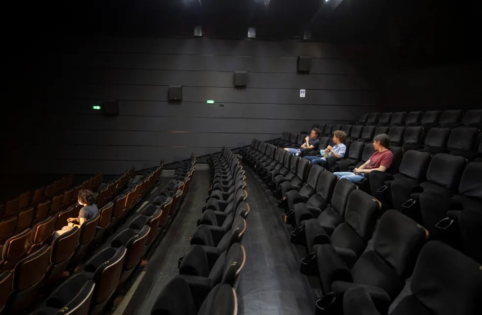 Los cines aprobaron protocolos para la reapertura gradual de salas (Foto: Archivo)