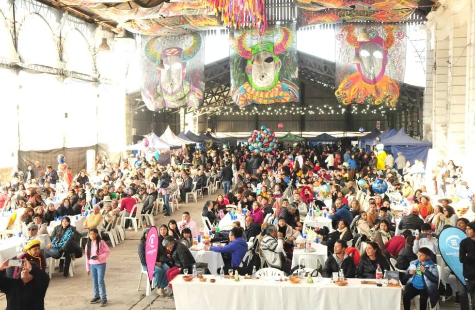 El 16.to Festival de la Empanada Jujeña se desarrolló en un marco multitudinario, con una gran cantidad de turistas que llegó de las distintas latitudes del país.