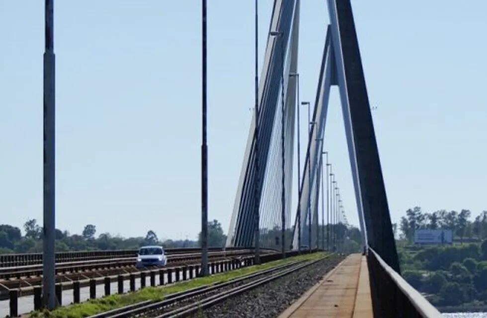 Un hombre falleció en el puente internacional que une Posadas-Encarnación.