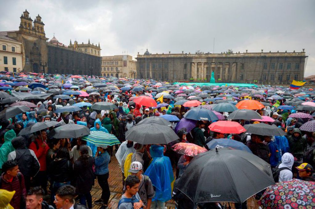 Multitudinarias protestas contra el gobierno de Duque en Colombia.