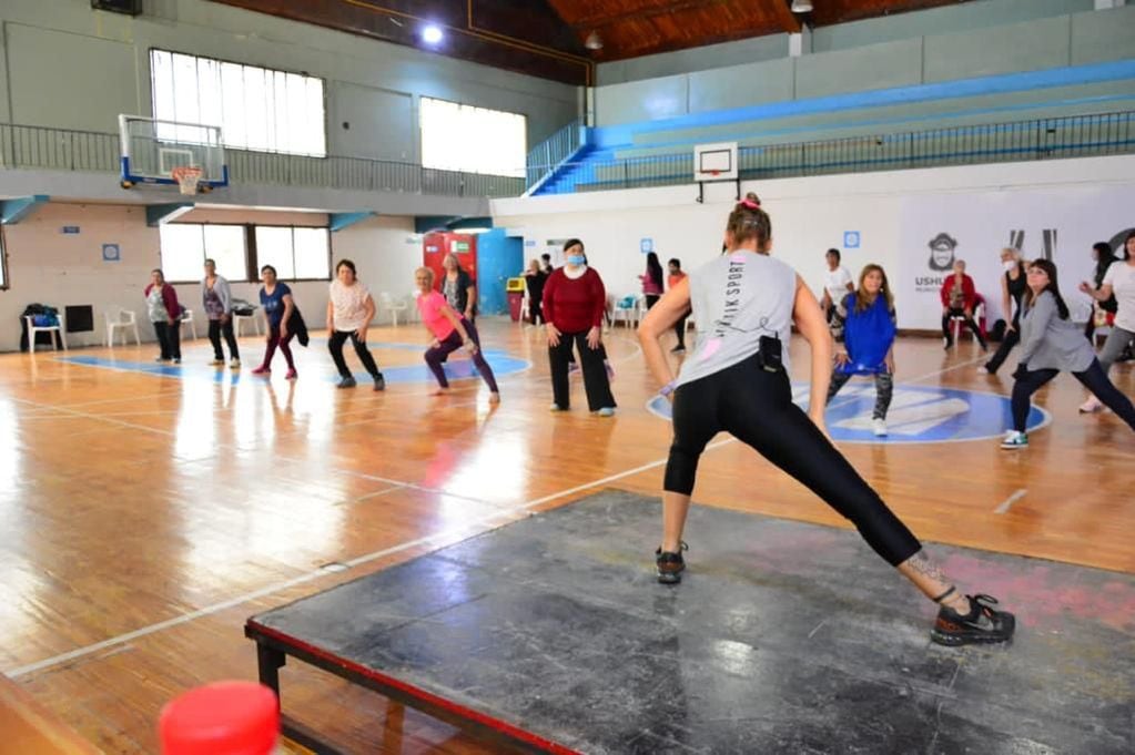 El IMD aborda actividades que incluyen a todas las edades que se desarrollan en diferentes espacios deportivos. (Imagen de Cancha 4).