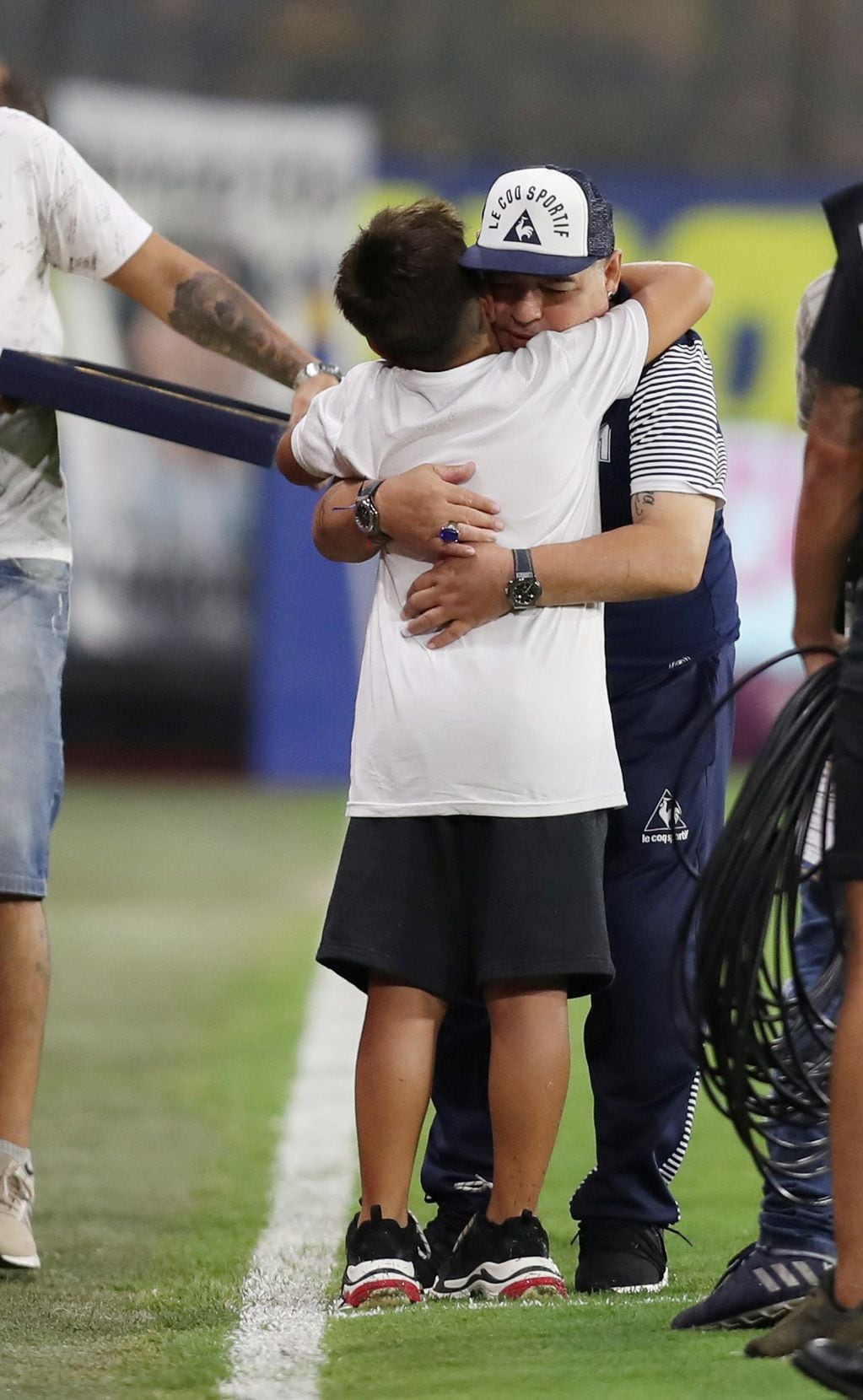 Sergio Agüero contó cómo pasó la muerte de Diego Maradona con su hijo.