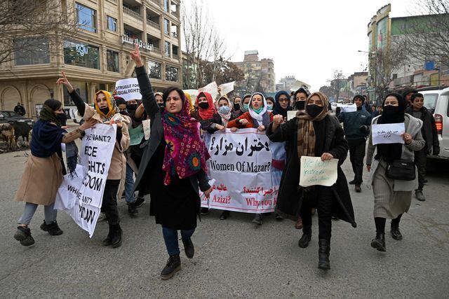 Mujeres marcharon en Kabul