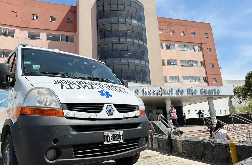 La víctima sufrió un disparo en su nuca y fue trasladado al Hospital San Antonio de Padua. (Tomy Fragueiro/La Voz).