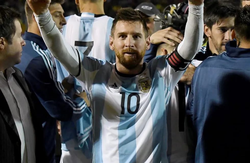 El delantero Lionel Messi festeja la clasificación de Argentina al Mundial de Rusia 2018 tras vencer a Ecuador el 10/10/2017 en el estadio Olímpico Atahualpa de Quito, Ecuador. foto: José Romero/telam/dpa