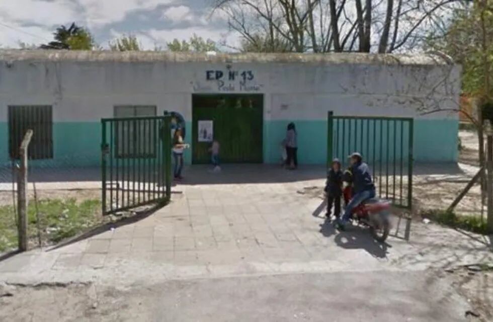 Un chico ingresó al aula con un cuchillo y protagonizó una brutal pelea en una escuela de Pilar.