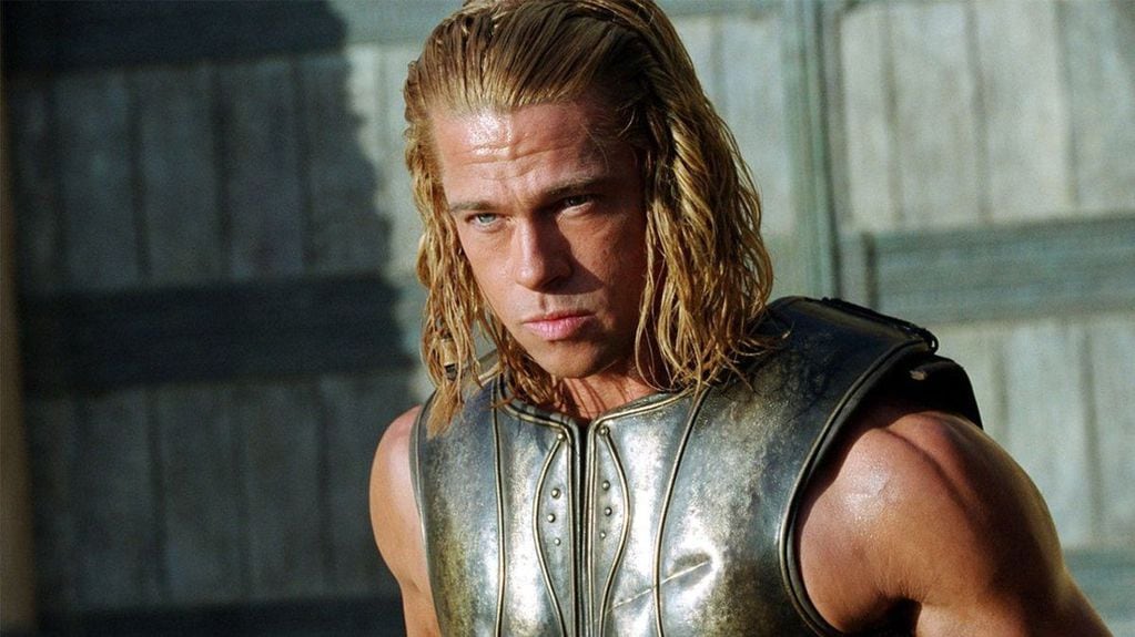 Brad Pitt interpretando a Aquiles en Troya
