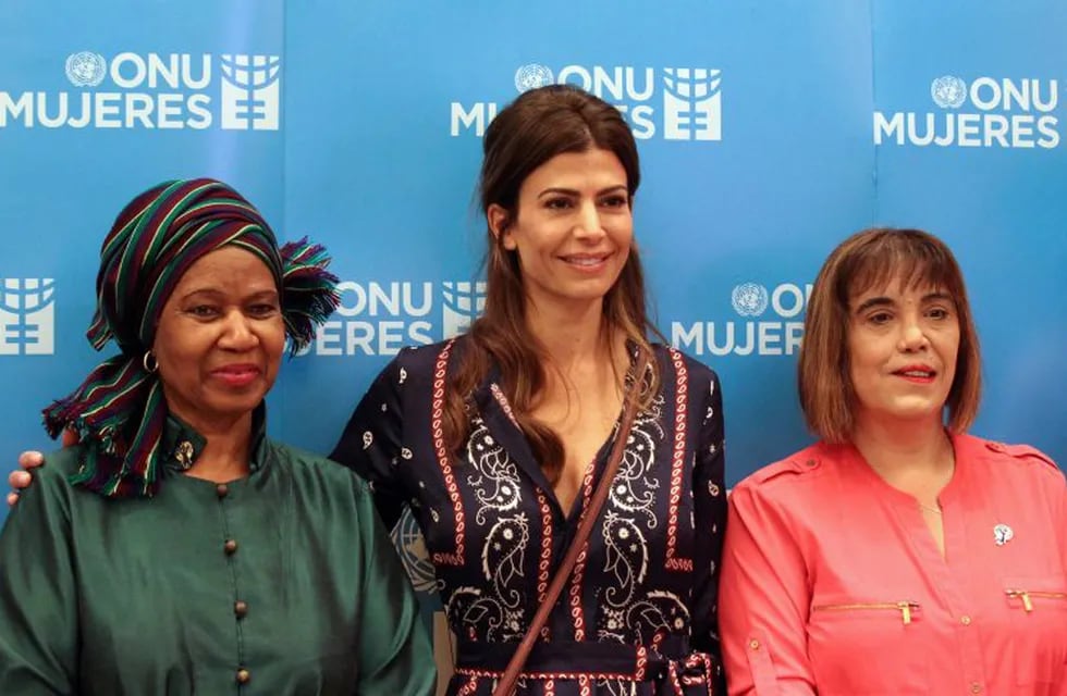Phumzile Mlambo-Ngcuka, Juliana Awada, y Fabiana Túñez,durante la presentació de la nueva oficina de ONU Mujeres en Argentina (EFE/Marina Guillén)