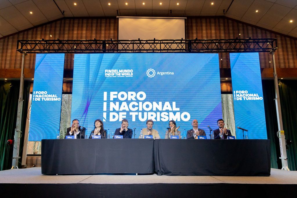 Inauguraron el Foro Nacional de Turismo 2023 en Tierra del Fuego