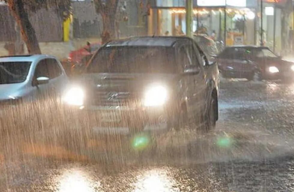 En menos de 12 horas, Santiago del Estero se vio afectada por lluvias y destrozos