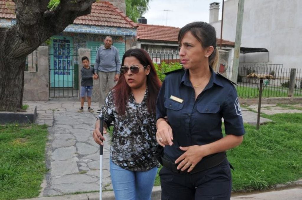 Una mujer policía fue a buscar a Susana a su casa (web).