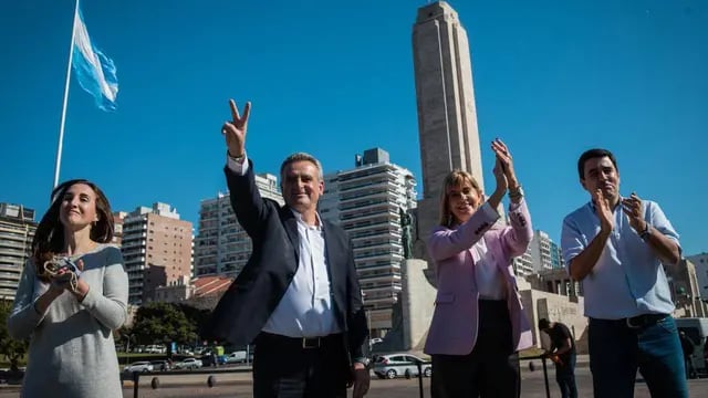 Agustín Rossi y Alejandra Rodenas lanzaron su lista en Rosario