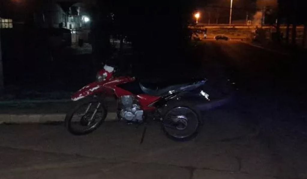 Accidente de tránsito en Posadas: una motociclista herido.