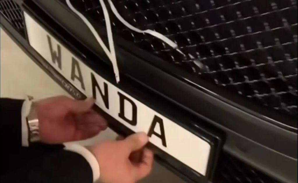 El auto que Mauro le regaló tenía el nombre de Wanda Nara en la patente.