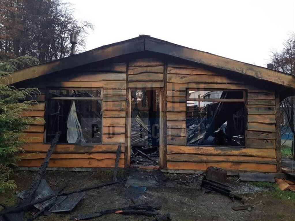 Incendio consumió por completo una vivienda en la ciudad de Tolhuin