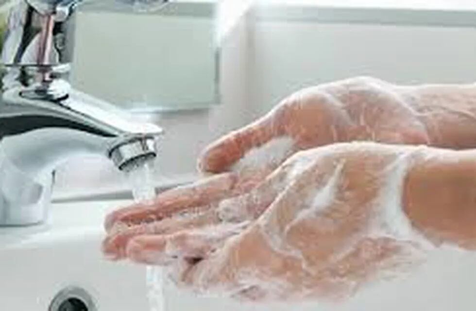 Los especialistas reiteran la imperiosa necesidad de lavar bien las manos