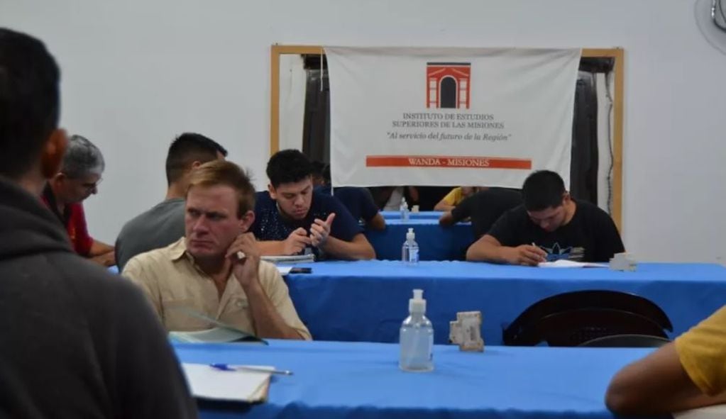 Lanzan cursos de capacitación en Puerto Esperanza.
