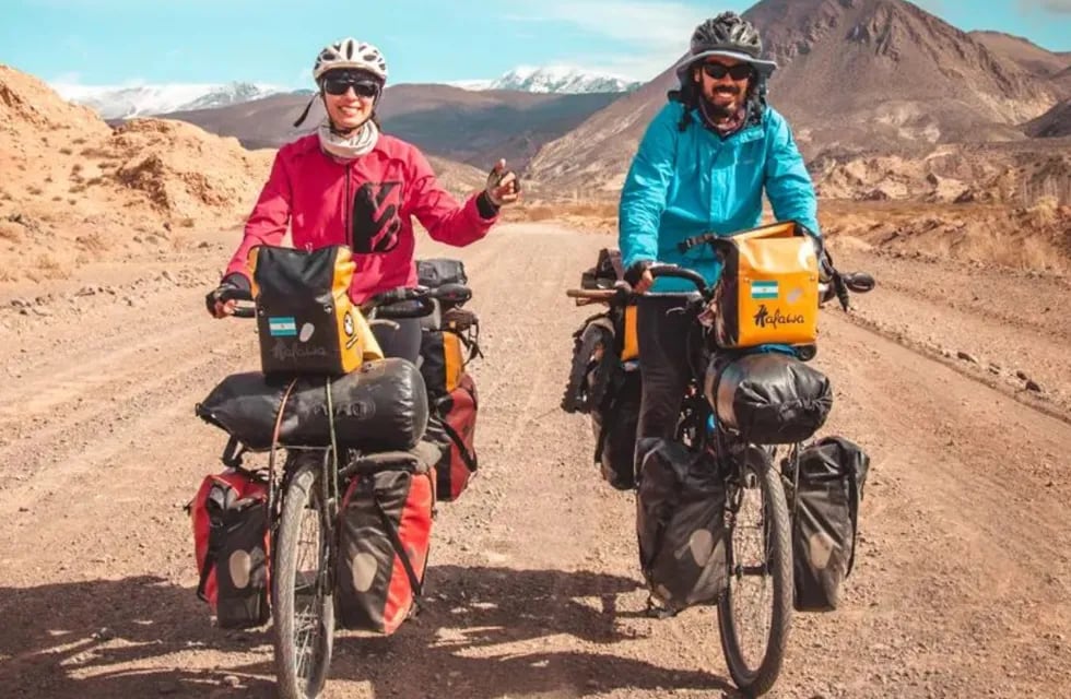 Viajan en bici desde Alaska a Ushuaia, pasaron por Mendoza y contaron su experiencia.