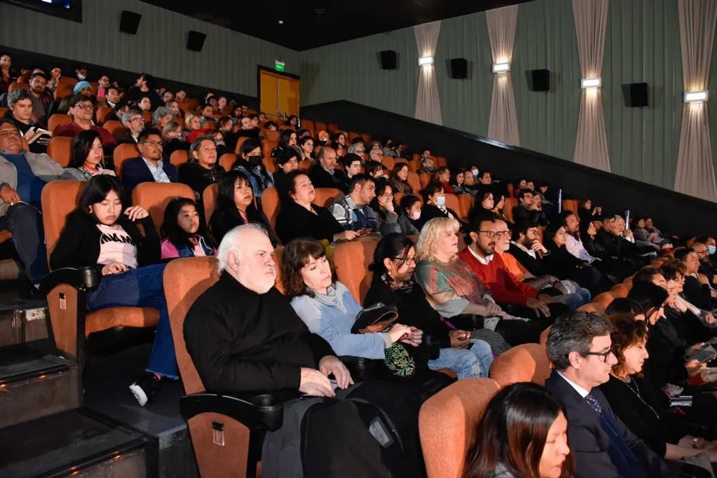 El público local repleta las salas habilitadas para las proyecciones del Festival "Cine de las Alturas" en Jujuy.