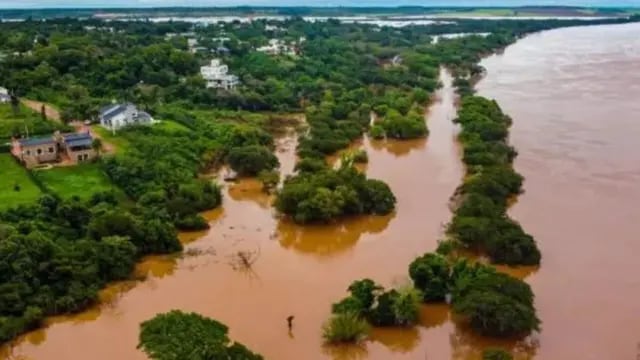 Alerta en localidades de Corrientes debido a la crecida del río Uruguay y Paraná.