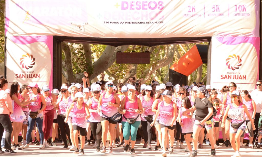 Siete mil Gobierno desanjuaninas participaron de una nueva edición de la maratón por el Mes de la Mujer. "Más deseos, más derechos".