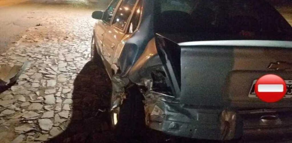 Camionero alcoholizado terminó detenido tras chocar en un control policial en Capioví.