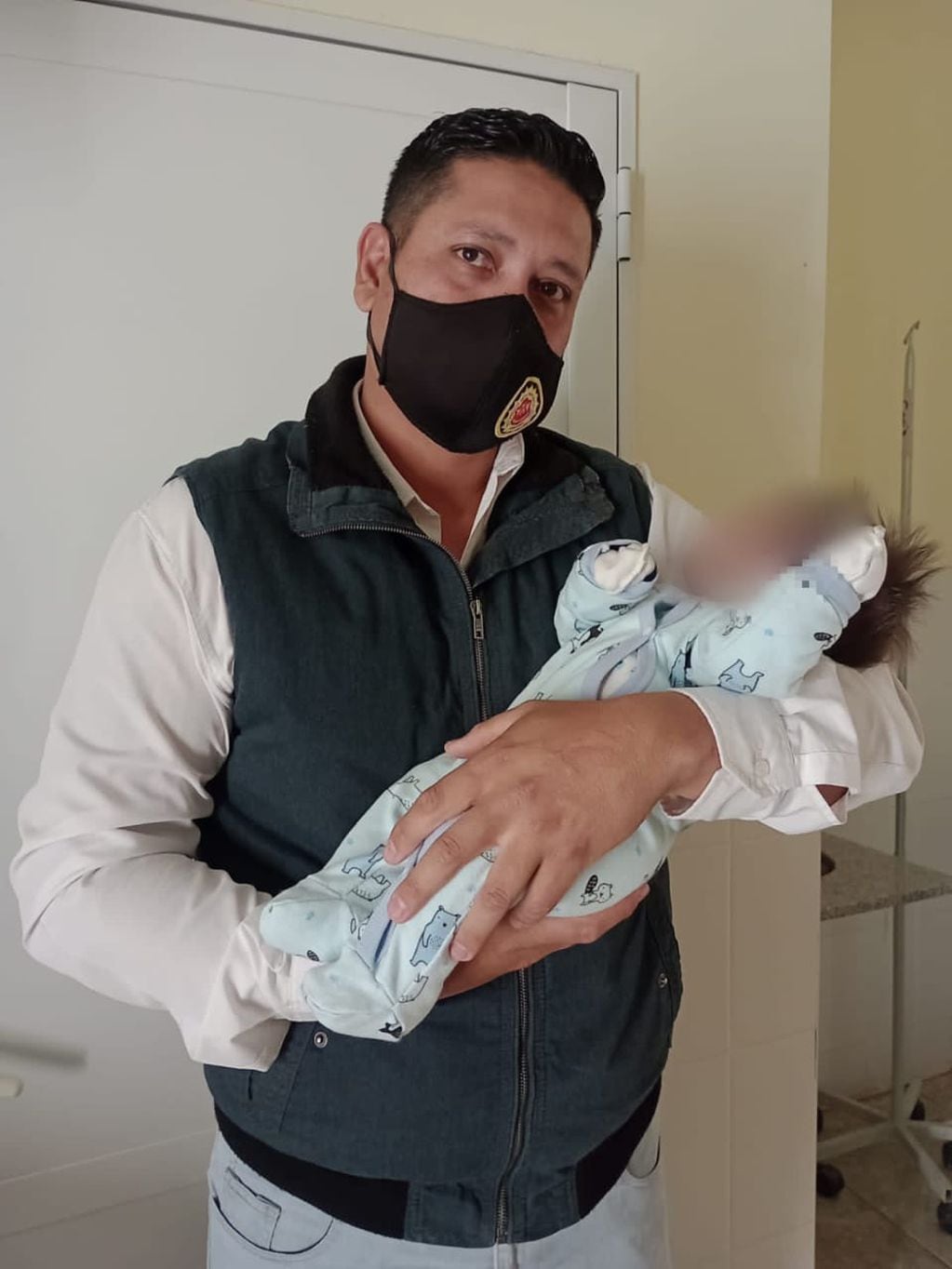 Un policía salvó a un bebe en su día franco. (Policía de Córdoba)