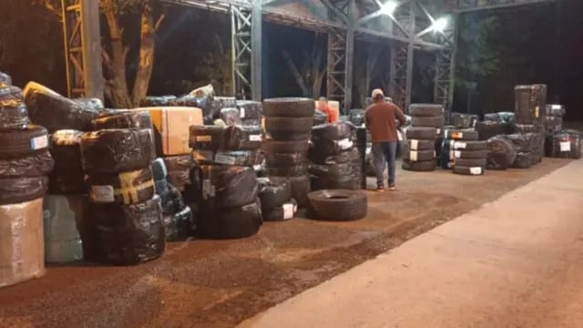 Interceptan millonario contrabando de cubiertas en Puerto Iguazú