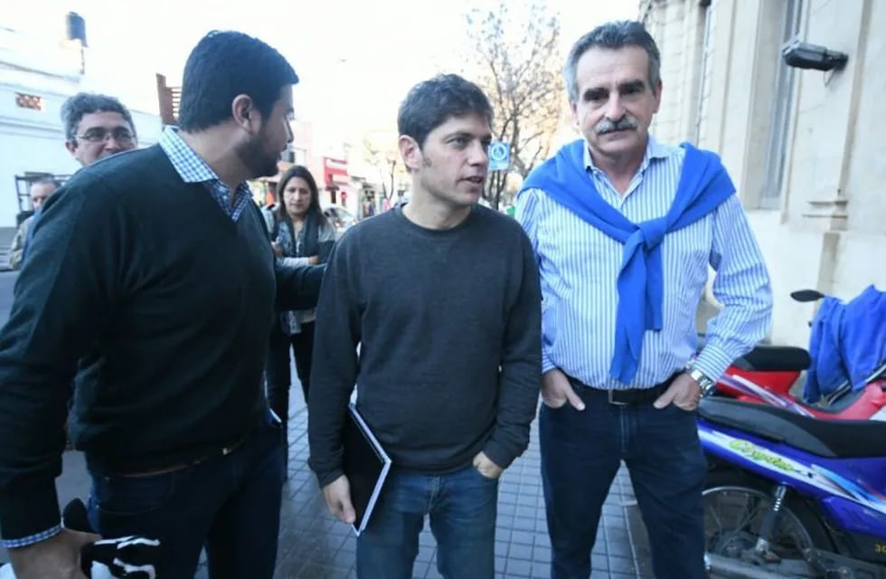 El diputado nacional Axel Kicillof fue a visitar a su compañera de bloque Josefina González en Rosario.