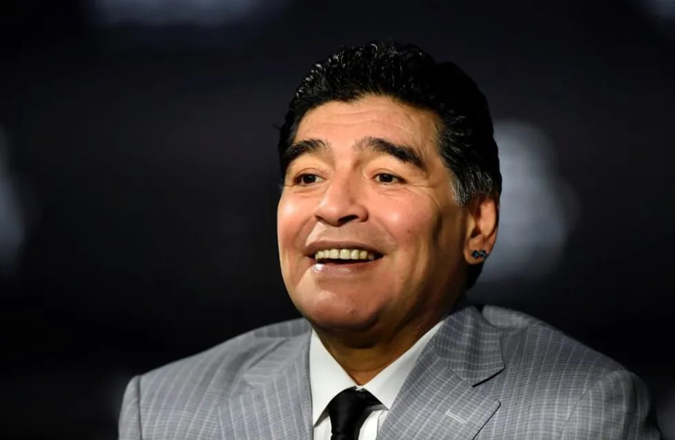 (FILES) This file photo taken on January 09, 2017 shows former Argentine football player Diego Maradona posing as he arrives for The Best FIFA Football Awards 2016 ceremony in Zurich.nMaradona has signed to be the new coach of Al-Fujairah SC in the United Arab Emirates, the football club announced on May 7, 2017. / AFP PHOTO / MICHAEL BUHOLZER