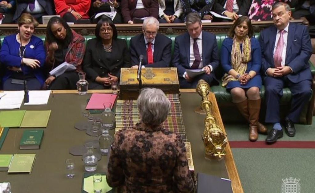 La primera ministra británica, Theresa May, mientras comparece en el Parlamento en Londres para presentar su "plan B" del "brexit".