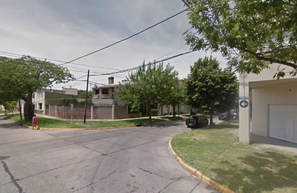 La vivienda de barrio Cura fue blanco de al menos dos disparos. (Google Street View)