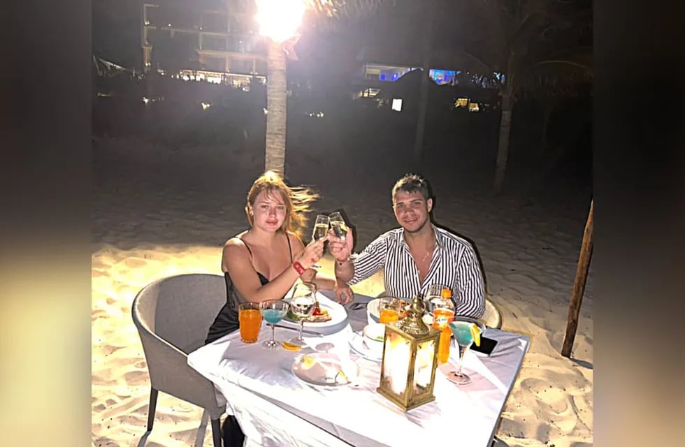 Mirá la romántica cena de despedida que tuvieron Coti Romero y El Conejo en su viaje a Cancún.
