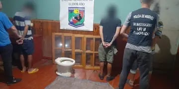 Arrestan a tres sospechosos por el robo de un inodoro y ventanas en Eldorado