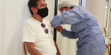 Aplican la vacuna bivalente en Jujuy