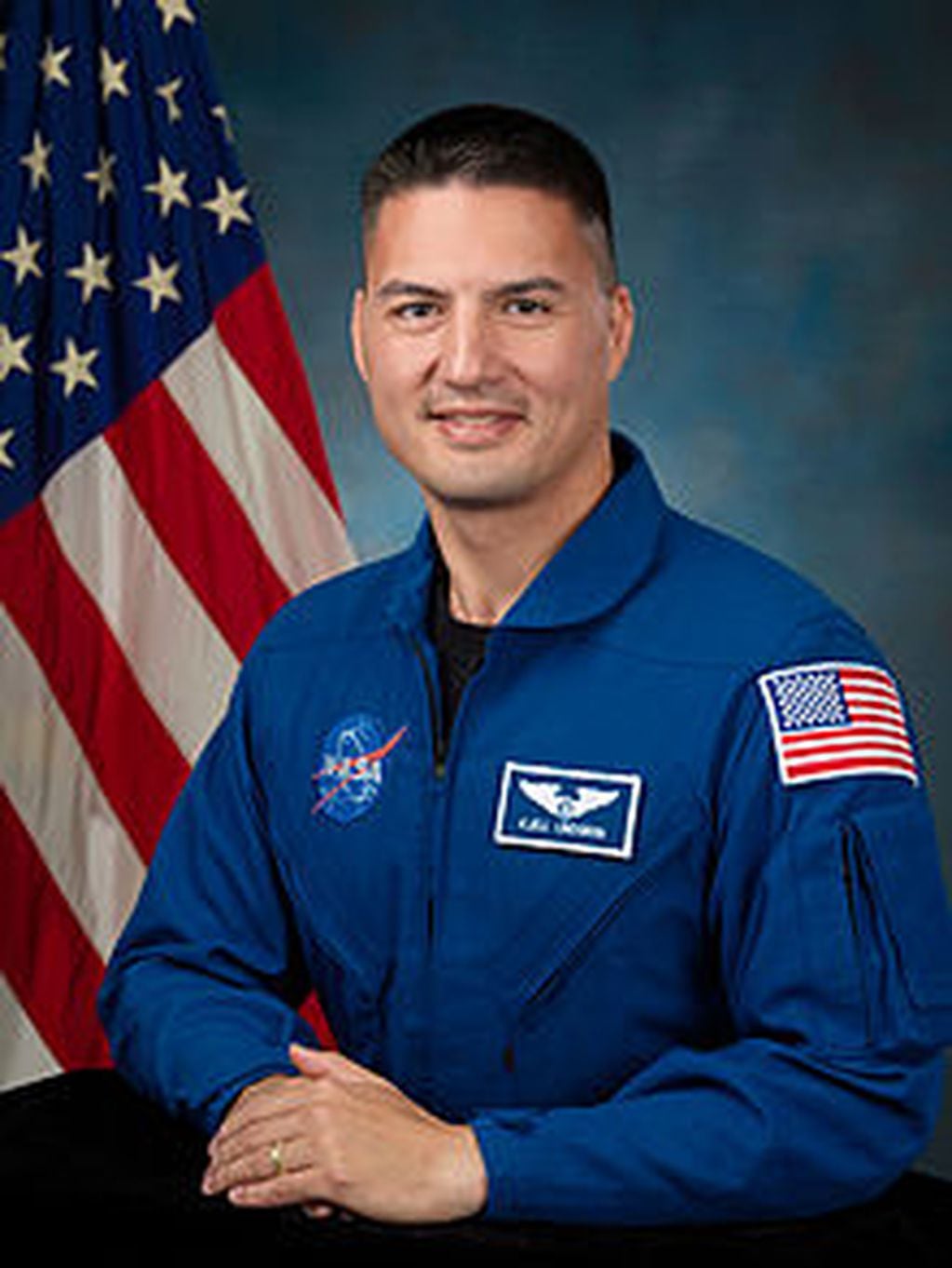 Kjell Norwood Lindgren es el astronauta que se va a comunicar con los alumnos antárticos. Es estadounidense y fue seleccionado en junio de 2009 como miembro del Grupo de los 20 astronautas de la NASA.