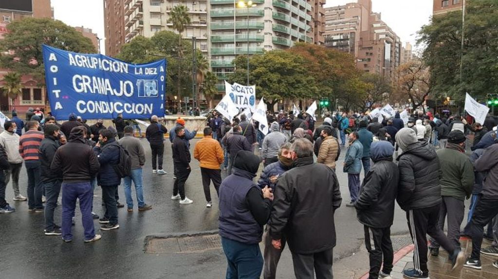 Protesta de choferes de Aoita.